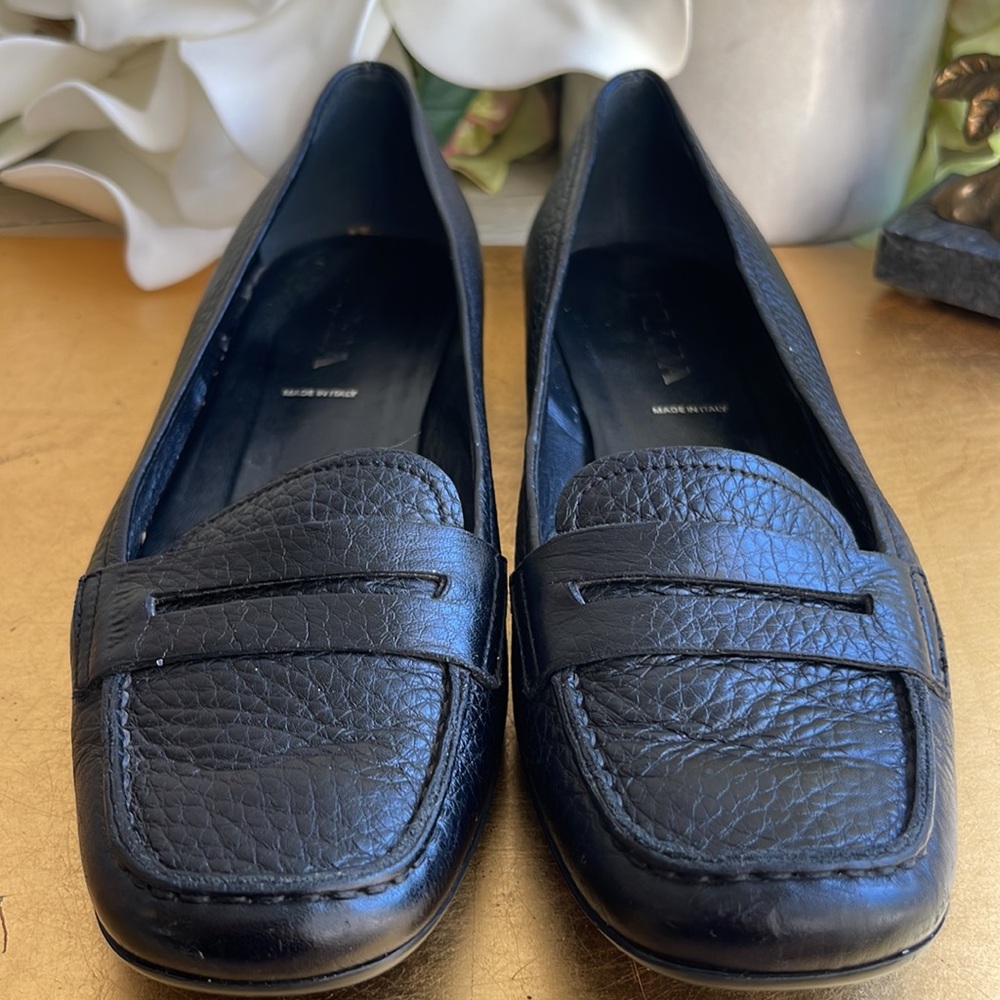 Prada Calzature Donna Loafers in Black Pebbled Leather